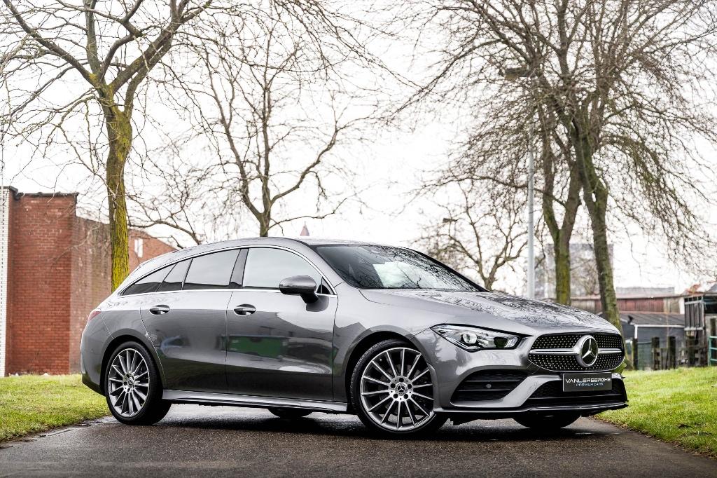 Mercedes CLA220d Shooting Break AMG * Trekhaak * Cam * LED, Auto's, CLA, 4 cilinders, Leder, Bedrijf