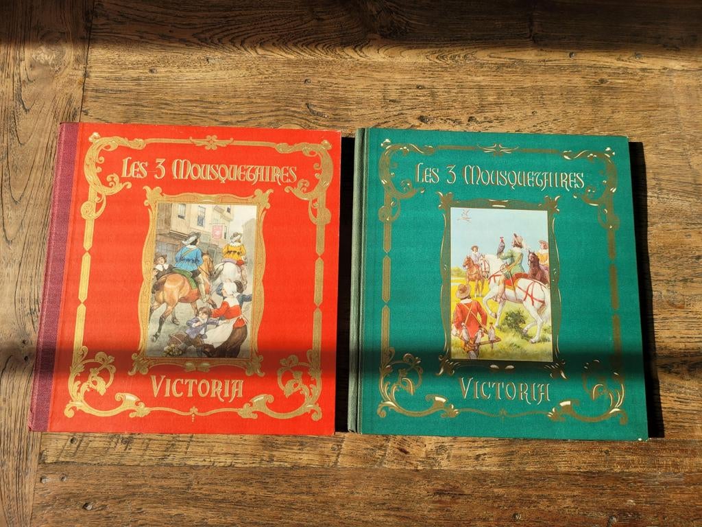 2 Victoria-albums uit de jaren 40 over de 3 musketiers, Verzamelen, Ophalen of Verzenden