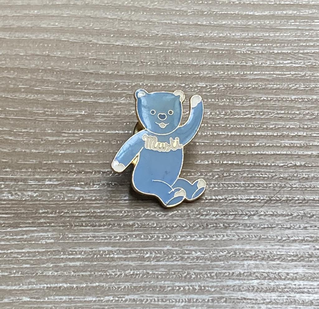 PIN - MUSTI - BEER - BEERTJE - OURS, Collections, Envoi, Utilisé, Autres sujets/thèmes, Insigne ou Pin's
