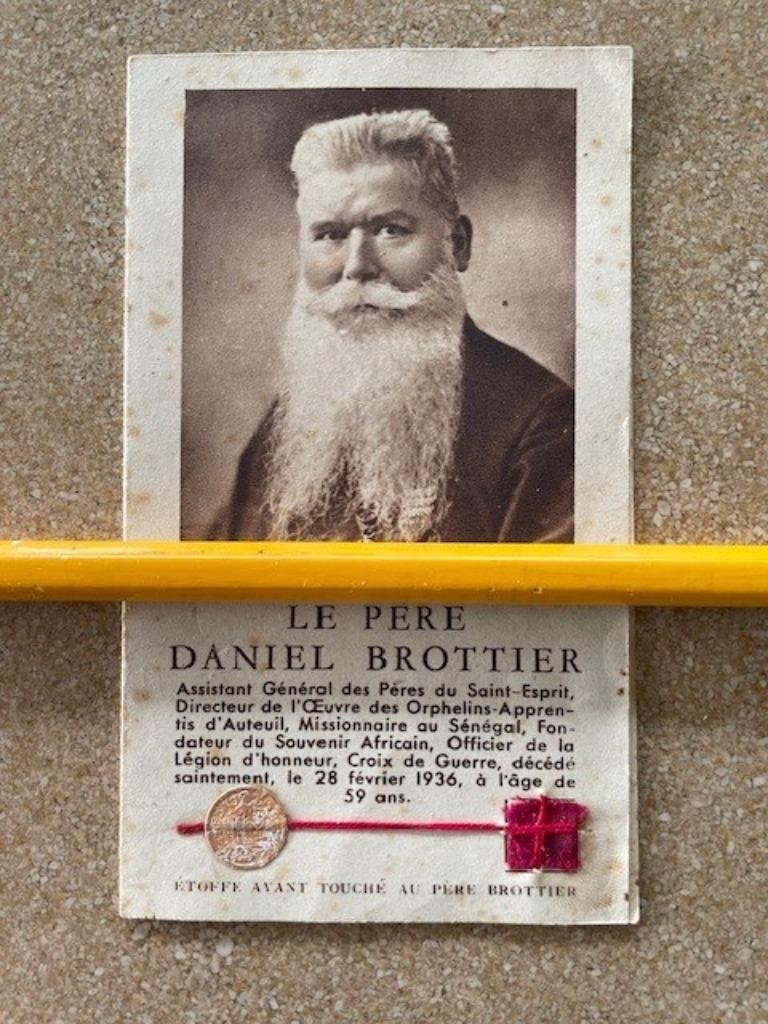 BP FRANSE PATER DANIEL BROTTIER MET RELIKWIE 1876 EN +1936, Verzamelen, Bidprentjes en Rouwkaarten, Ophalen of Verzenden, Bidprentje