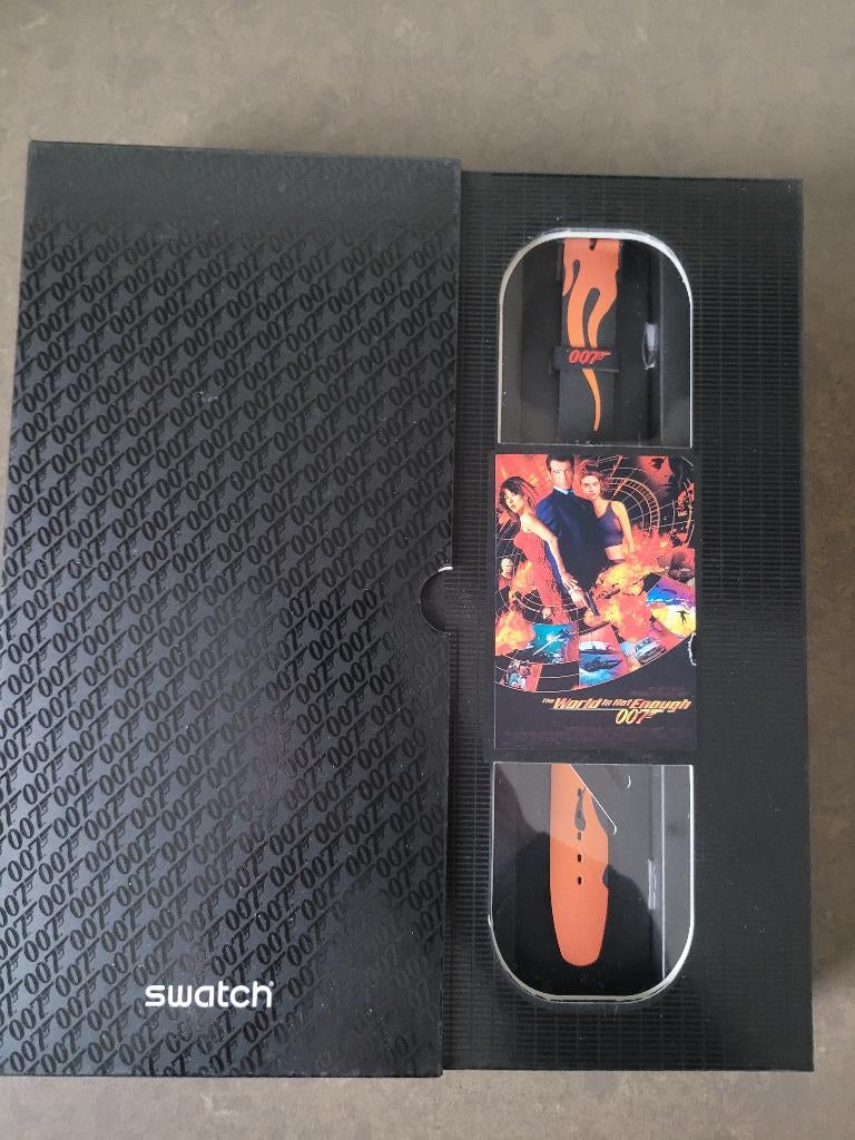 Swatch 2020 James Bond Collection - TWINE, Enlèvement, Neuf, Film, Autres types