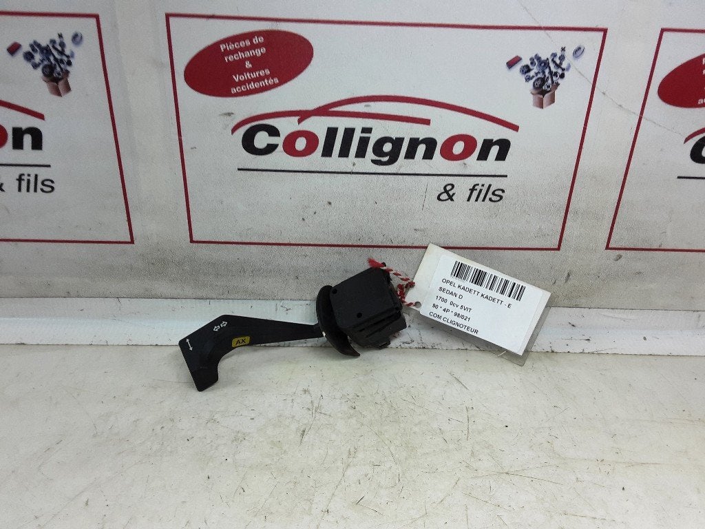 KNIPPERLICHTSCHAKELAAR Opel Kadett E (39 / 49) (90228194), Gebruikt, Rue de l'Espoir 34 34
4030  GRIVEGNÉE, BE, Info@Collignon.be