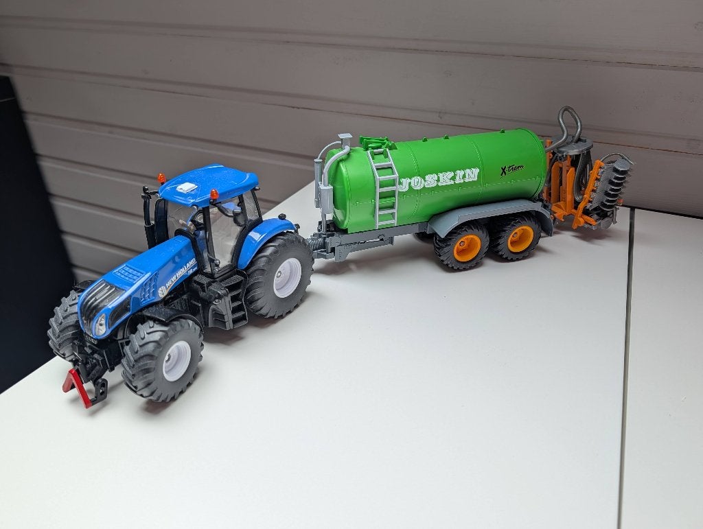 Siku 1:32 New Holland T8.390 + Joskin tankwagen, Ophalen, Zo goed als nieuw, Tractor of Landbouw, SIKU