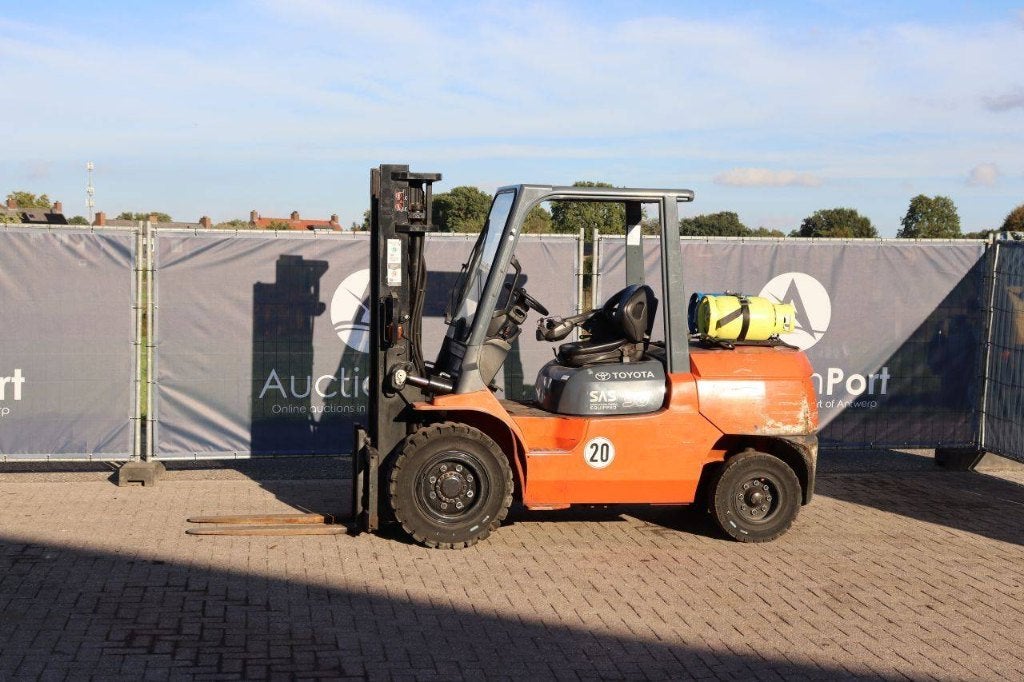 Veiling: Heftrucks en Reachtrucks, Zakelijke goederen, Ophalen, Diesel, Heftruck
