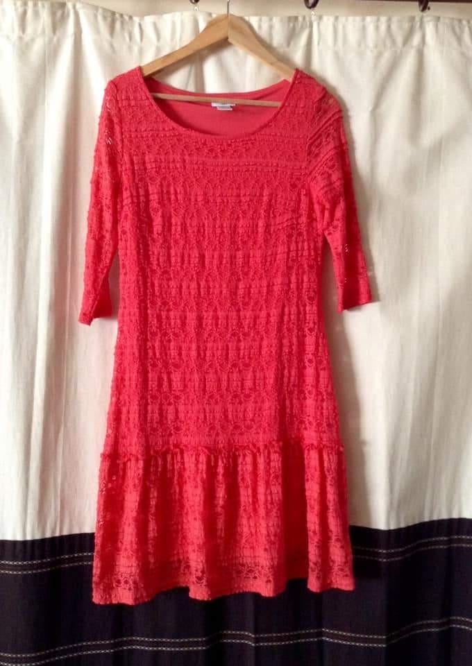 Robe en dentelle rouge M/L, Enlèvement ou Envoi, La redoute, Comme neuf, Longueur genou