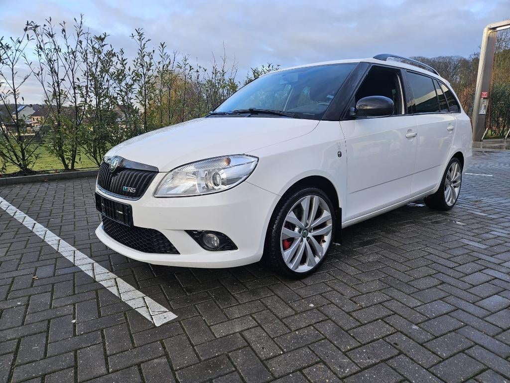 Skoda Fabia SW  RS 1.4 TSI RS  180 pk DSG, Euro 5, Stof, Zwart, 4 cilinders