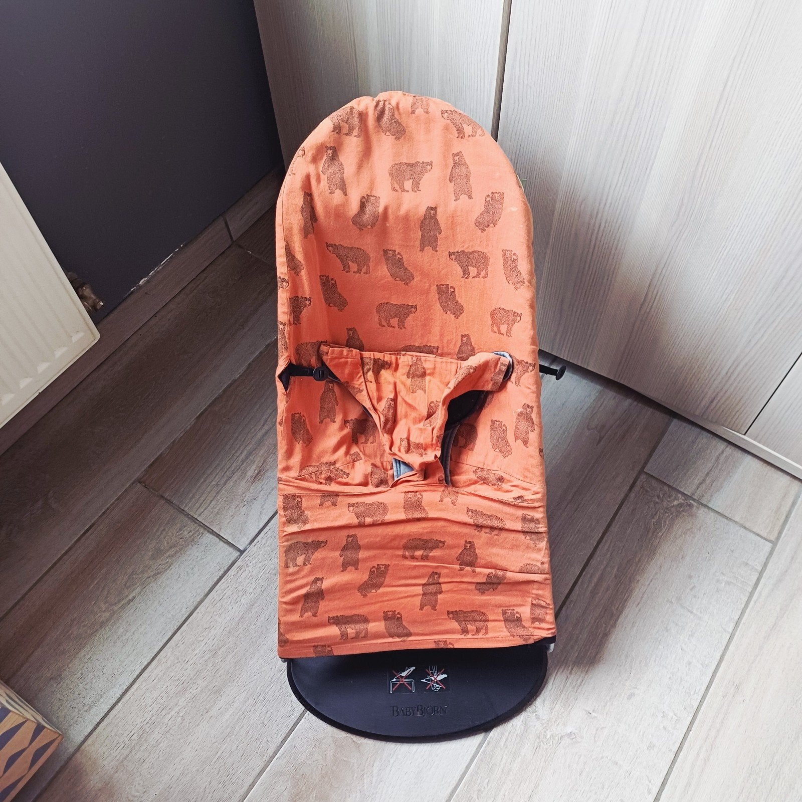 Baby Bjorn wip- en eetstoel met speeltje, Kinderen en Baby's, Wipstoeltjes, Ophalen