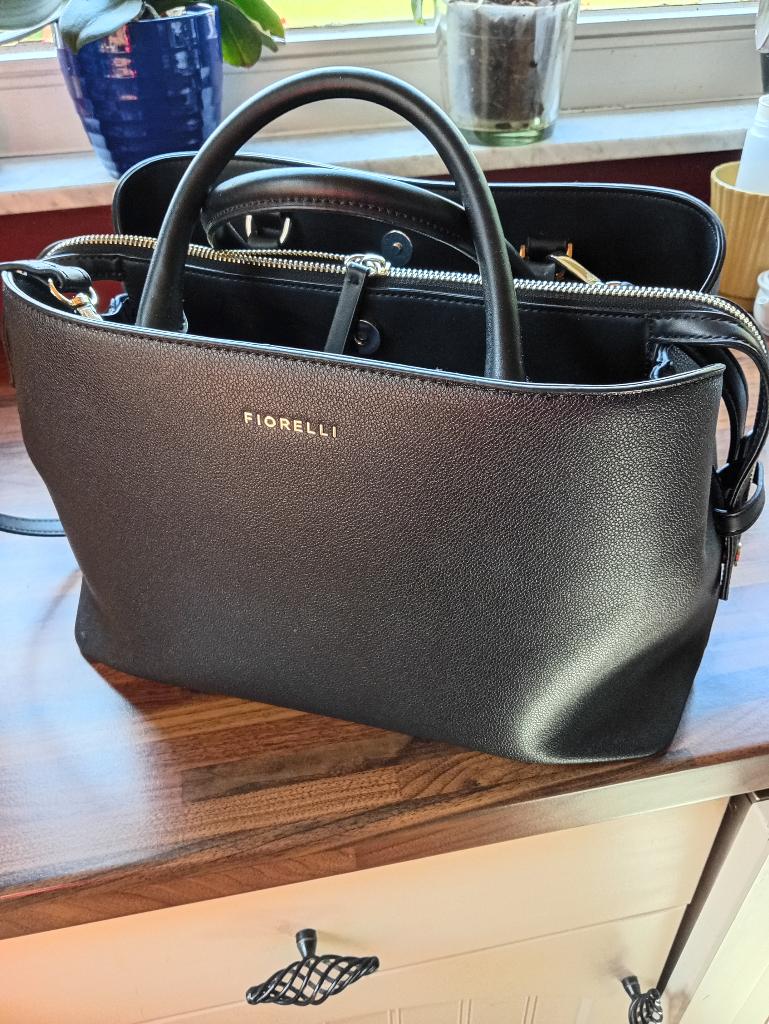Handtas, merk Fiorelli,, Handtassen en Accessoires, Tassen | Schoudertassen, Overige merken, Zwart, Ophalen of Verzenden, Zo goed als nieuw