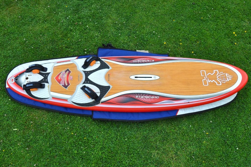 Starboard S-type 115 Free Race, Sports nautiques & Bateaux, Planche à voile, Utilisé, Planche, Starboard, Moins de 250 cm, Avec straps