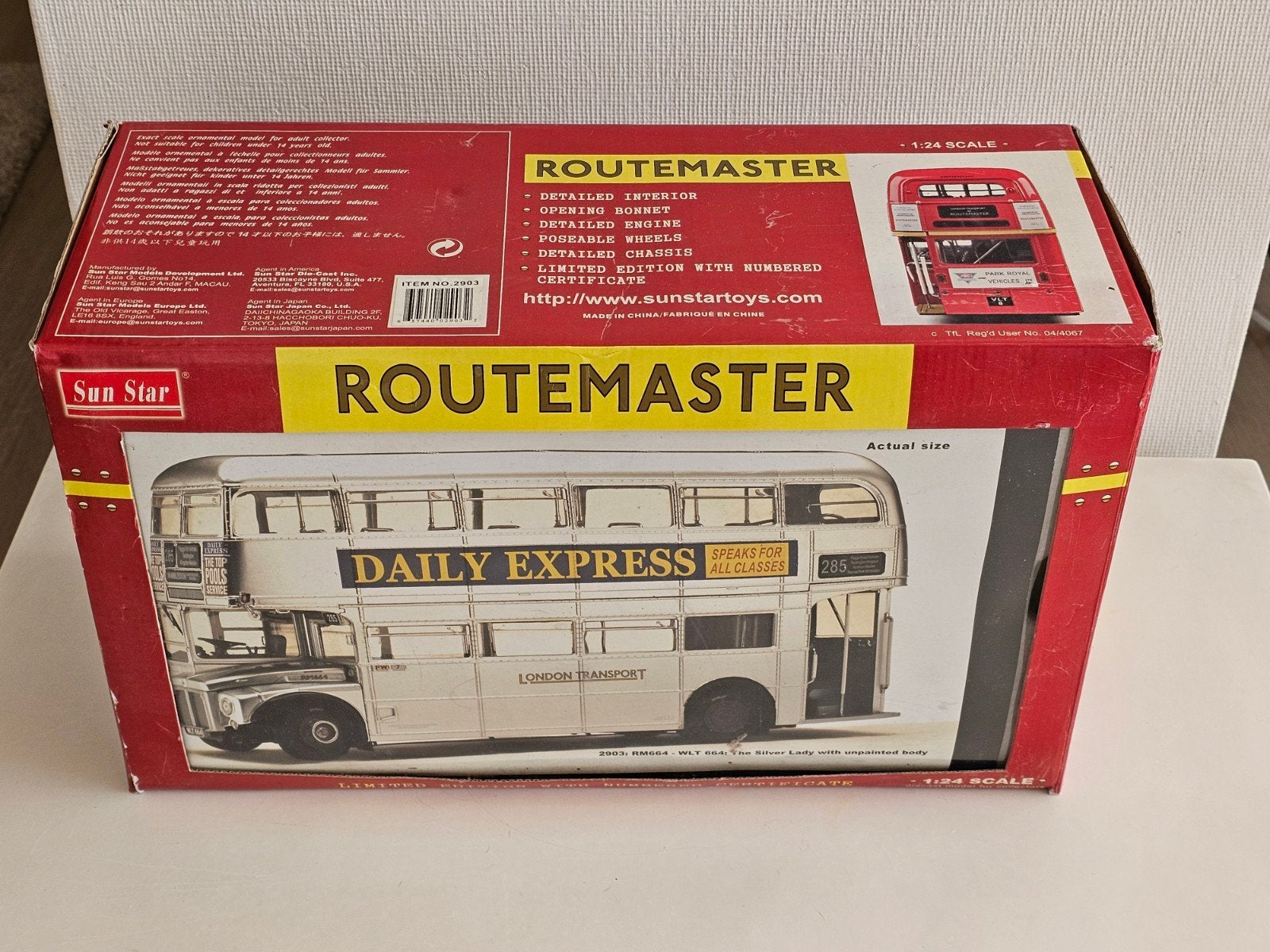LONDON TRANSPORT Routemaster Bus Daily Express, Ophalen of Verzenden