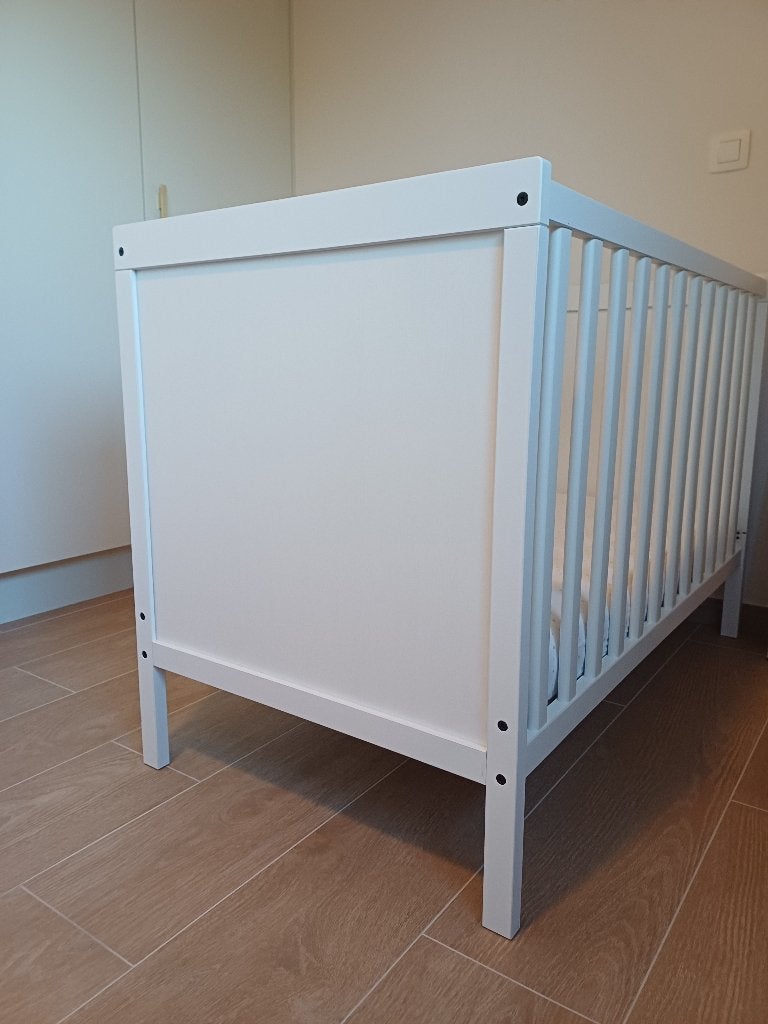 babybedje wit 60 x 120 cm zo goed als nieuw., Ophalen, Zo goed als nieuw