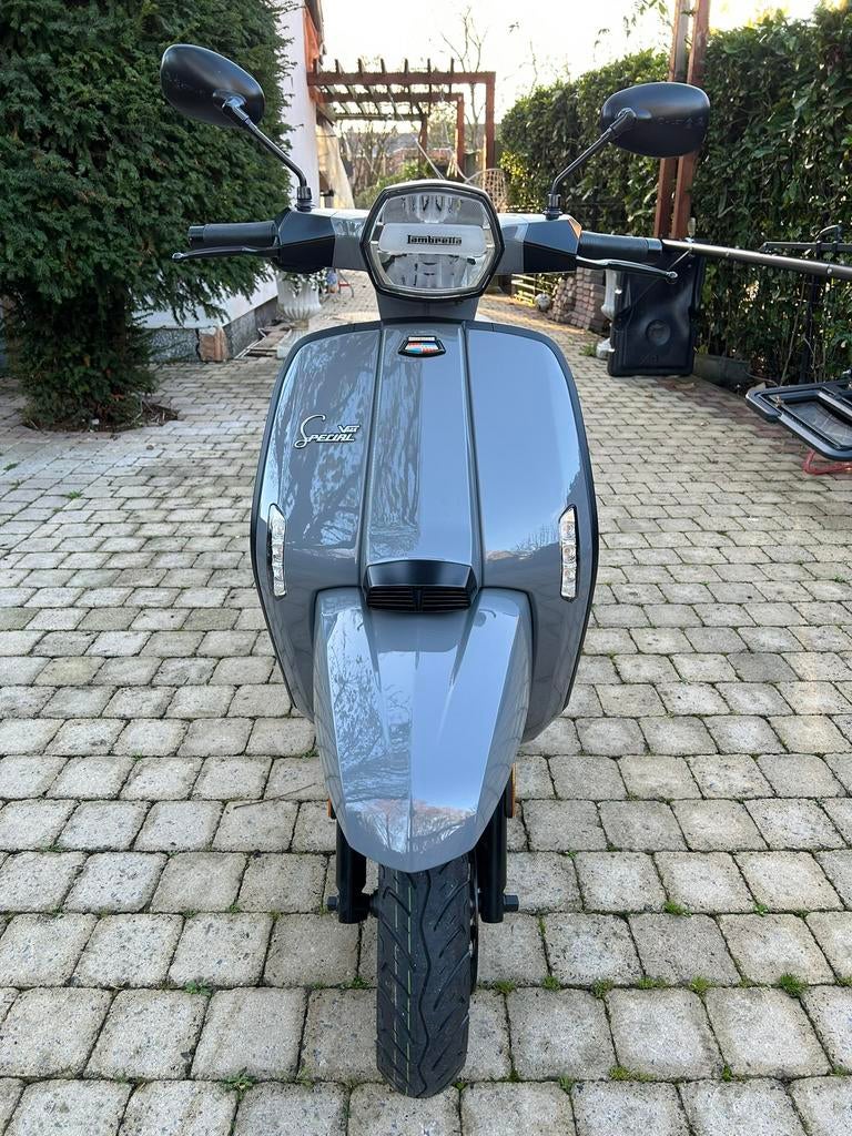 Lambretta V 125 met twee gratis helmen, Fietsen en Brommers, Overige modellen, Zo goed als nieuw, Benzine, 125 cc