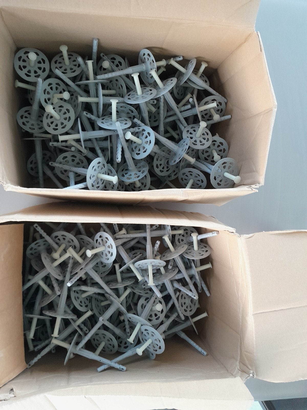 Chevilles pour isolant jusqu'à 70mm, Bricolage & Construction, Enlèvement, Chevilles