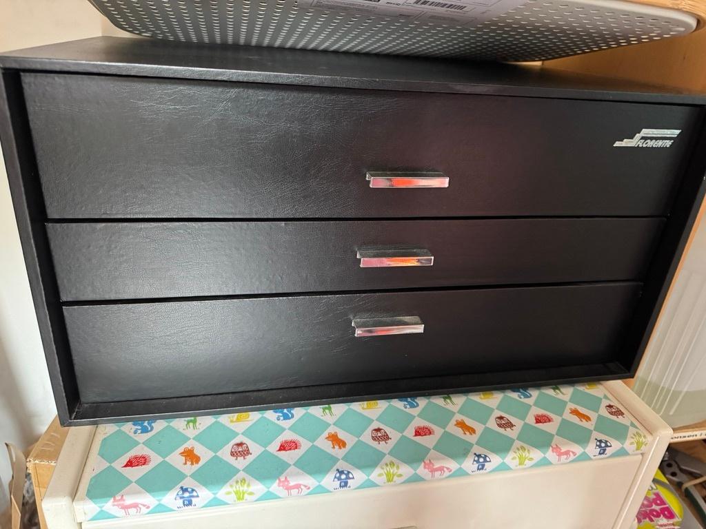 Gloednieuwe bestekkoffer, modern (79-delig; 18/10 inox), Maison & Meubles, Cuisine | Couverts, Neuf, Inox ou Chrome, Enlèvement