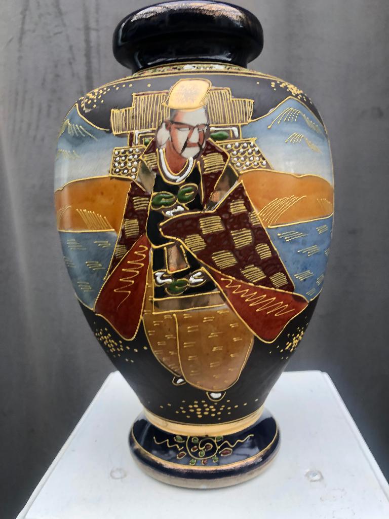 Vase chinois, Enlèvement