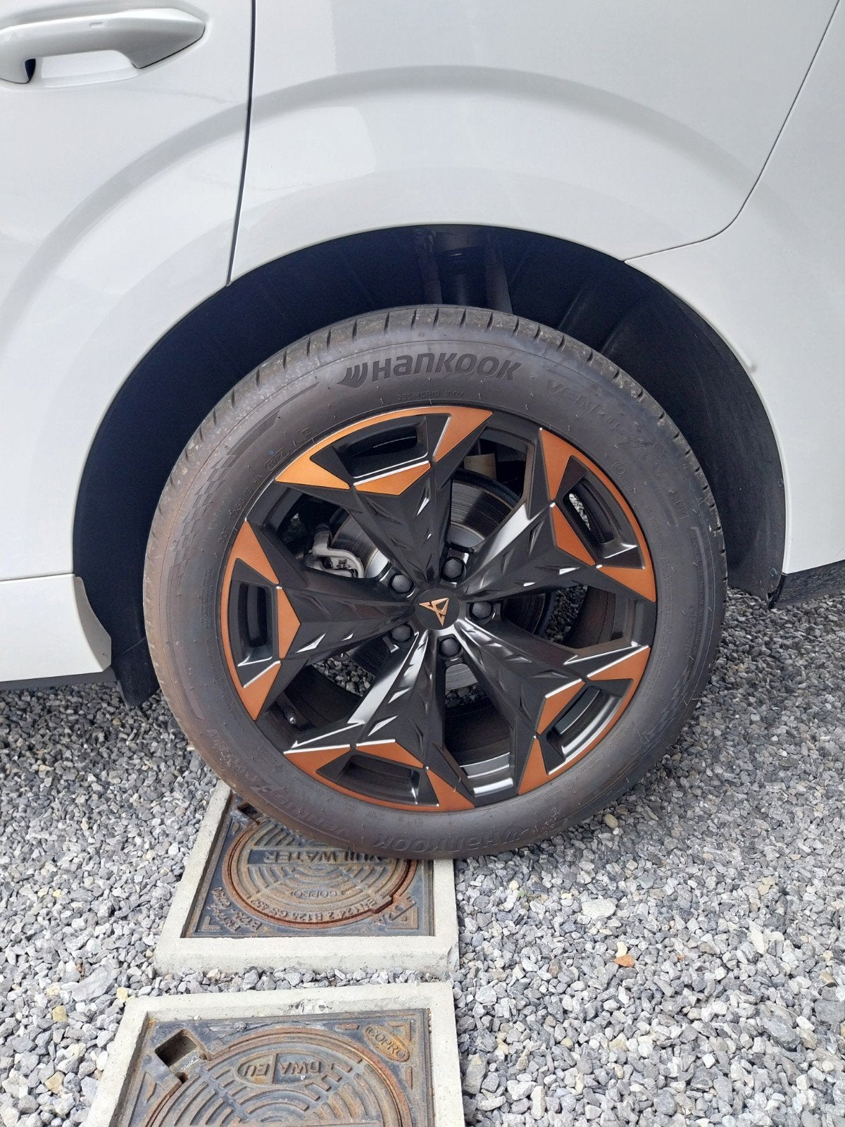 Jantes 19 pouces d'origine Cupra Terramar avec pneus, Autos : Pièces & Accessoires, Neuf, Pneus et Jantes, 255 mm, Pneus été
