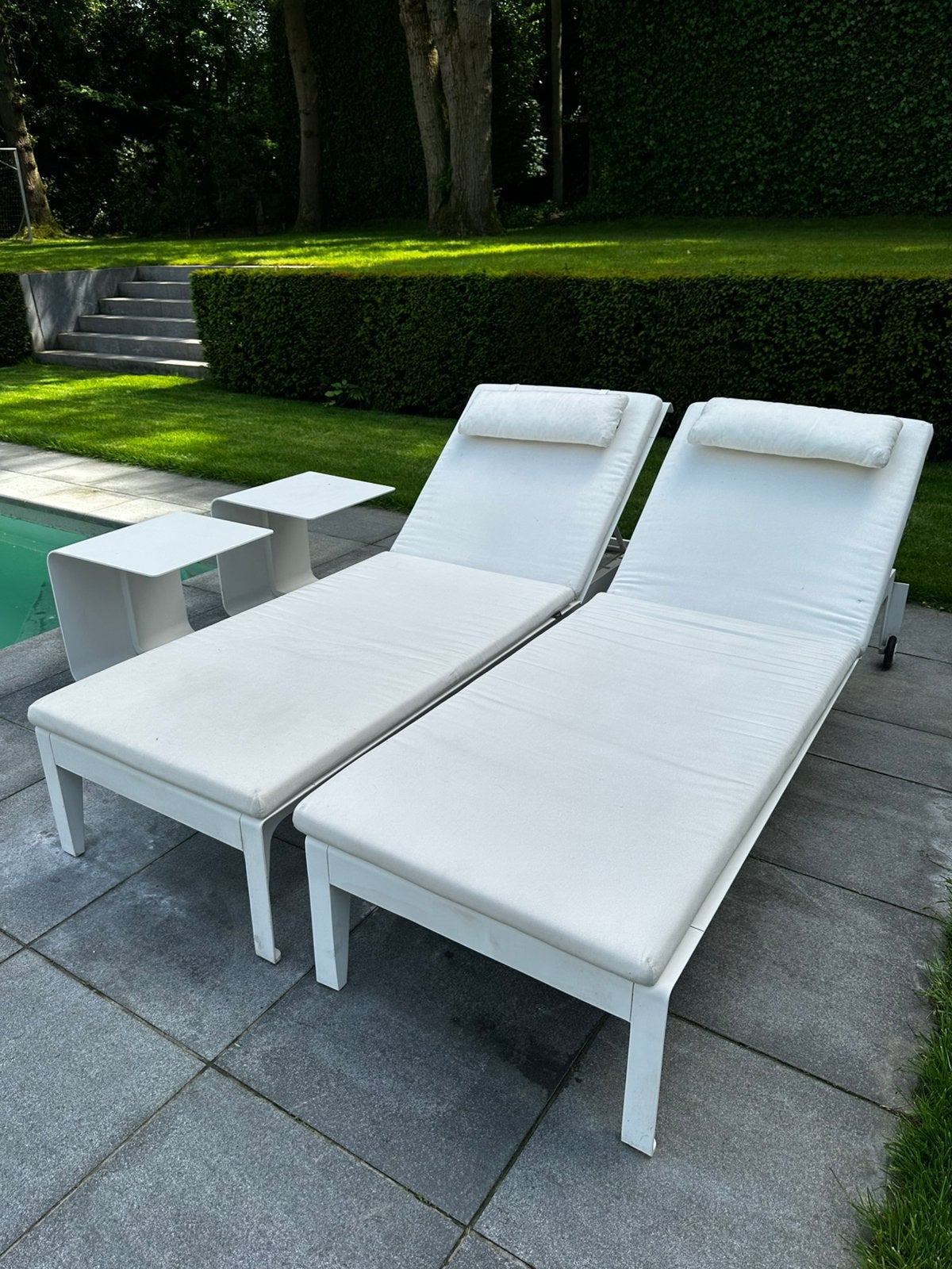 Exclusief Tribú ligzetels met kussens en  2 bijzettafels, Tuin en Terras, Ophalen, Zo goed als nieuw, Metaal, Verstelbaar