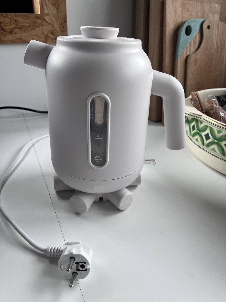 Waterkoker Hema 1,5 L, Elektronische apparatuur, 1 tot 2 liter, Ophalen of Verzenden, Zo goed als nieuw, Draadloos