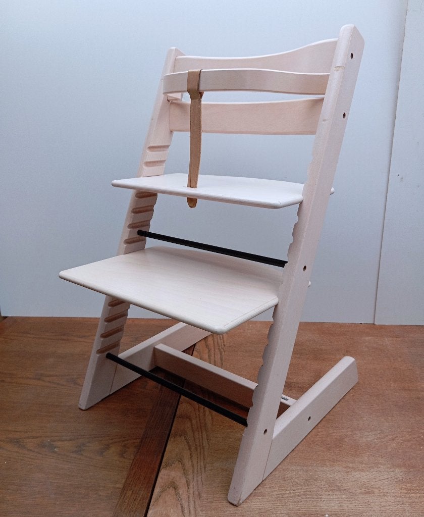 CHAISE POUR ENFANTS STOKKE TRIPP TRAPP, BLANC DÉLAVÉ, Enfants & Bébés, Enlèvement, Utilisé, Chaise évolutive