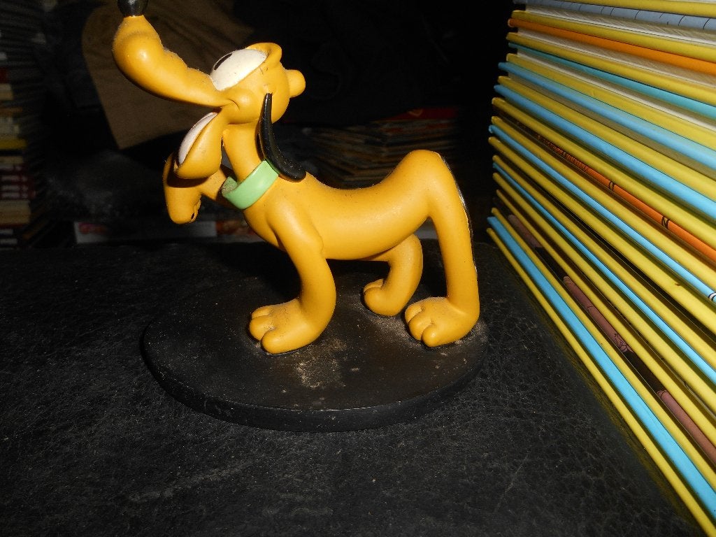 PLUTO figurine en résine ( Eurodisney), Verzamelen, Disney, Ophalen of Verzenden