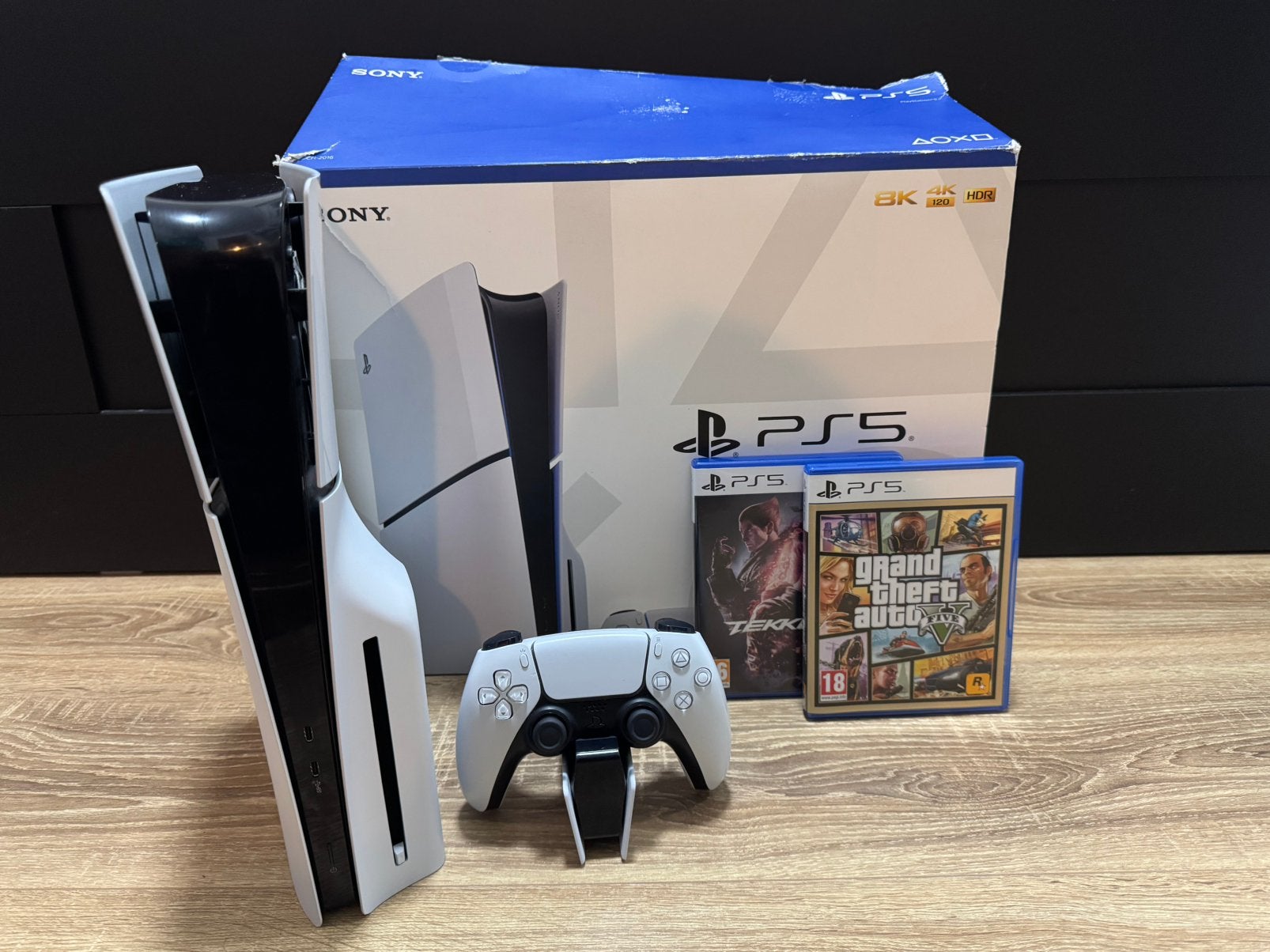 PS5 Slim Disc 1TB + Controller + 2 Games + Laadstation, Consoles de jeu & Jeux vidéo, Enlèvement, Comme neuf