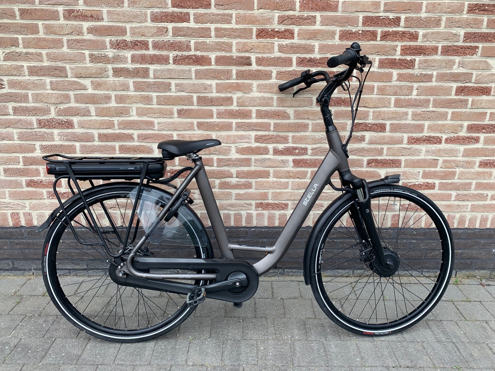 Elektrische fiets, Fietsen en Brommers, Ophalen, Zo goed als nieuw