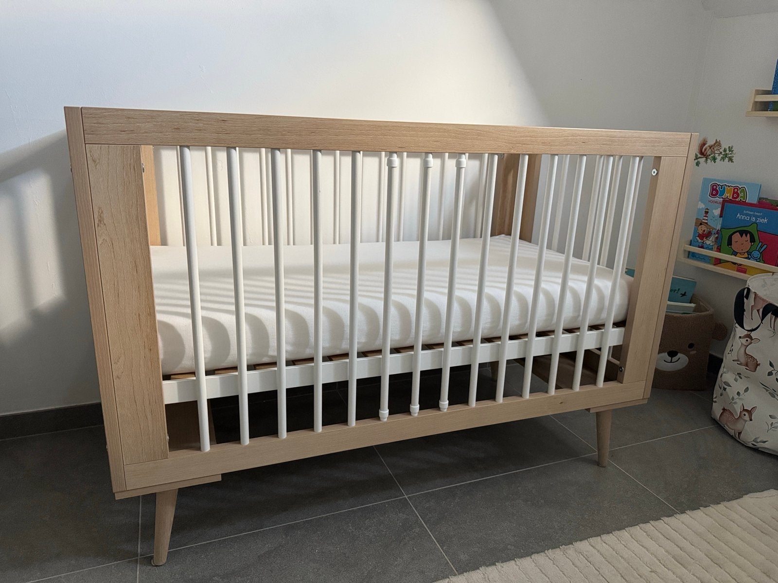Babybed incl ademende matras & peuterhekje Zo goed als nieuw, Ophalen, Zo goed als nieuw