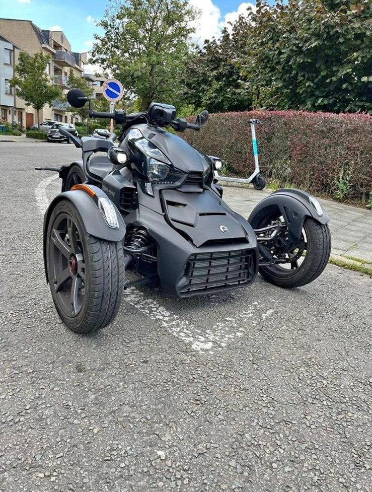 Can am, 3 cylindres, 900 cm³, Plus de 35 kW