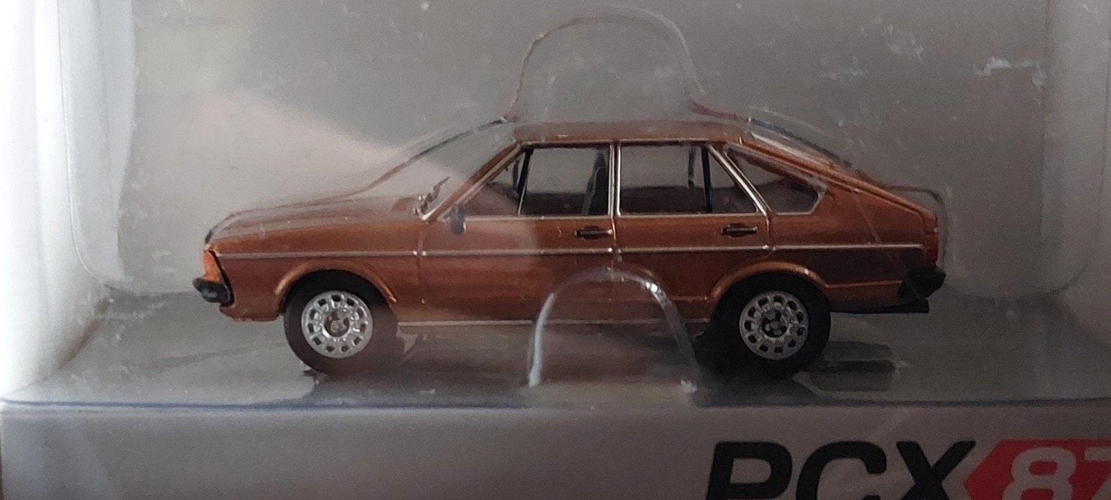 H0LK 0718 VOLKSWAGEN PASSAT 1/87, Envoi, Neuf, Voiture, Autres marques