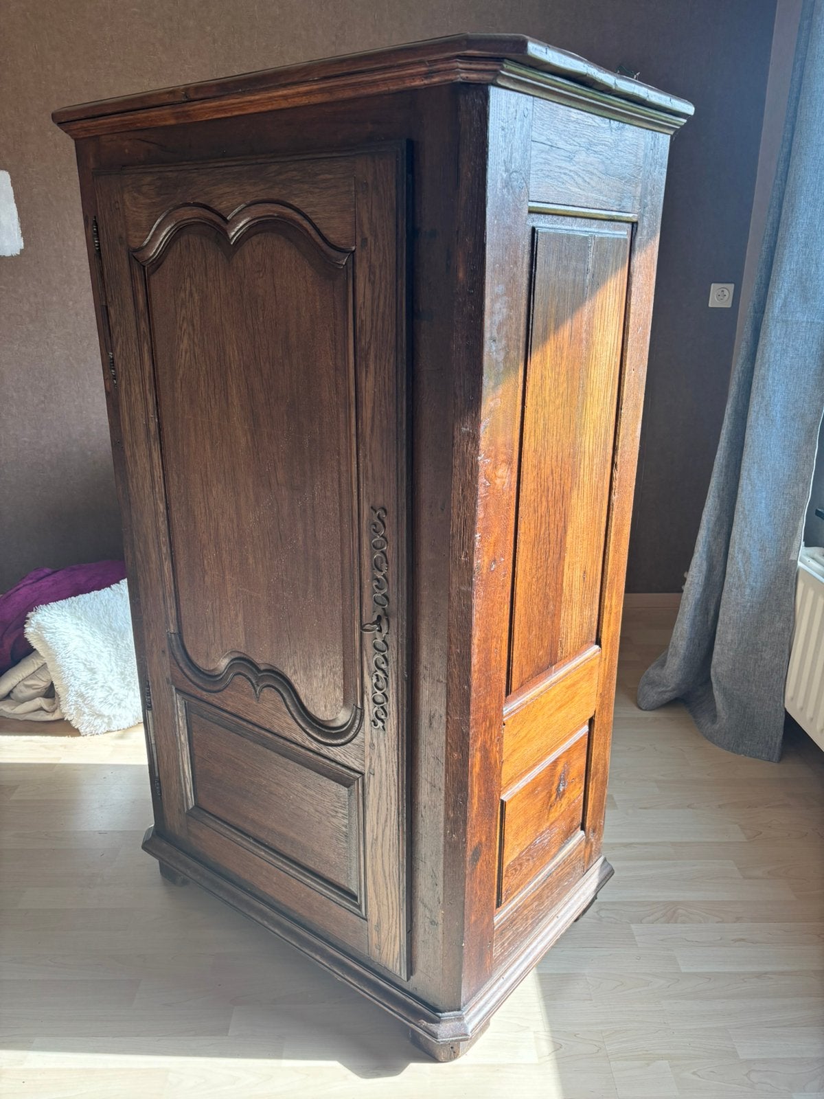 Meuble ancien en bois massif, Ophalen