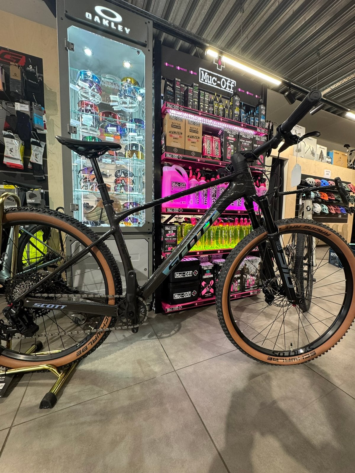SCITT SCALE RC TEAM Large, Fietsen en Brommers, Ophalen, Nieuw