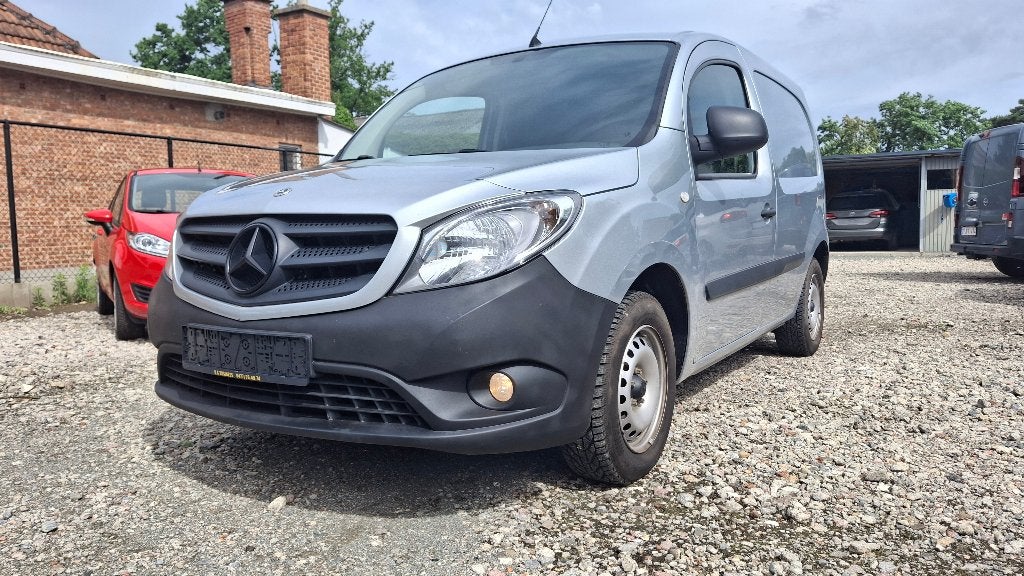 Mercedes Citan 2021 met 92722 km, Auto's, Mercedes-Benz, Voorwielaandrijving, Dealer onderhouden, Stof, 2 zetels