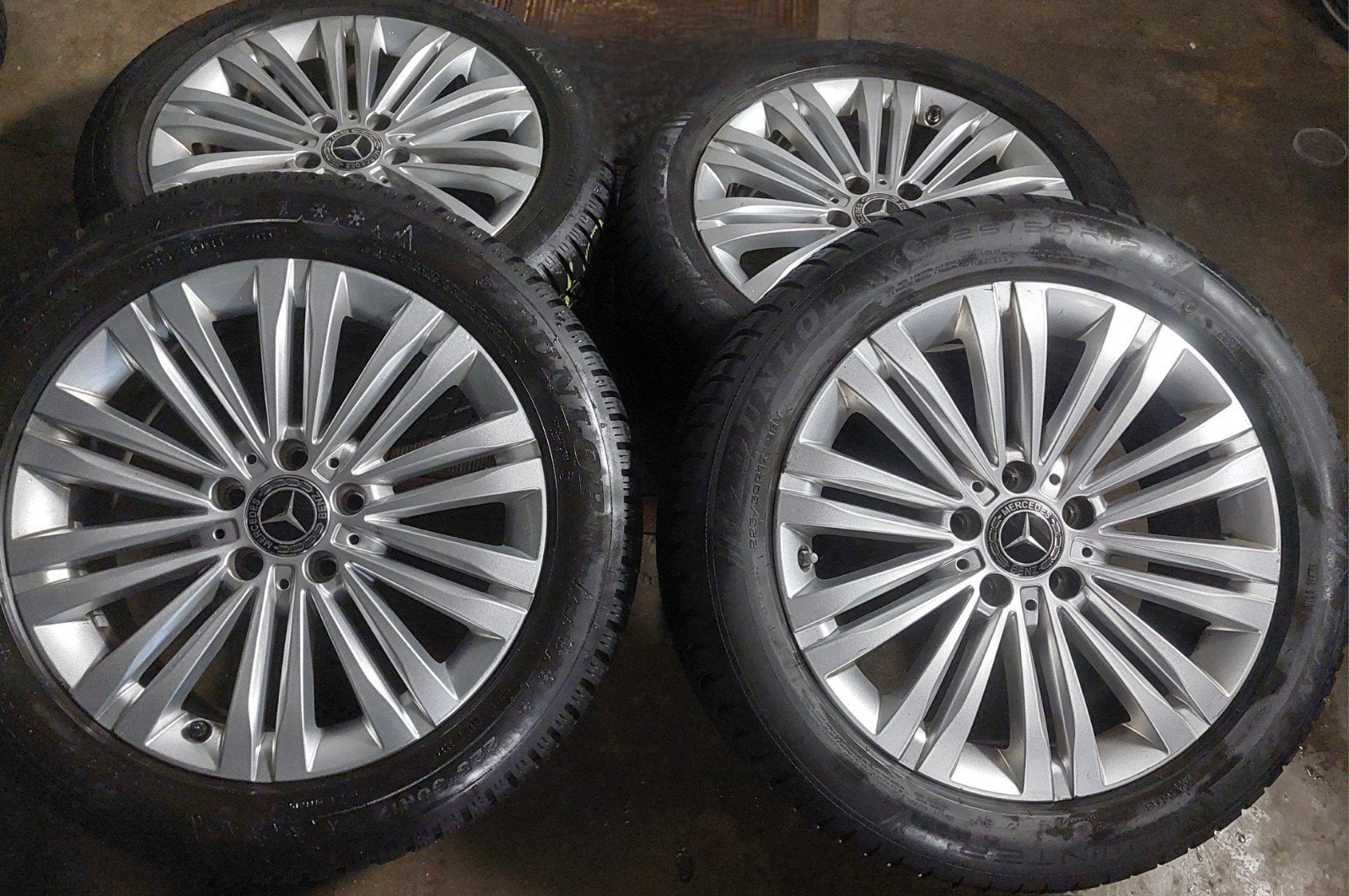 Original Mercedes C classe W206 jantes avec pneus hiver, Autos : Pièces & Accessoires, Enlèvement, Pneus hiver, Pneu(s)