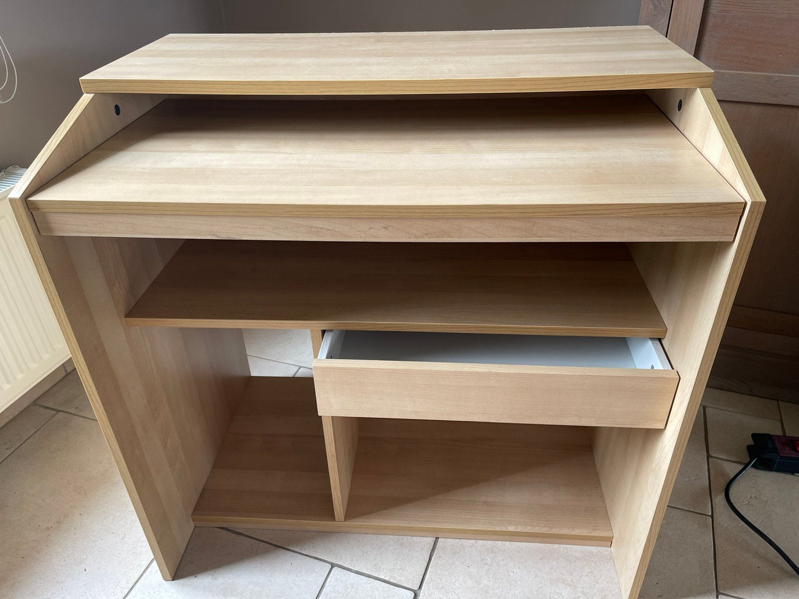 Bureau, Ophalen, Gebruikt, Spaanplaat of MDF, 50 cm