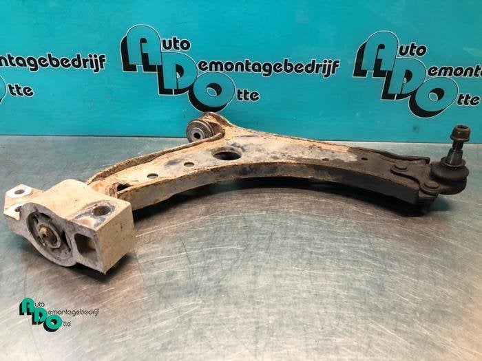 Draagarm links-voor van een Volkswagen Golf (Golf 09-), Gebruikt, -, Volkswagen, -