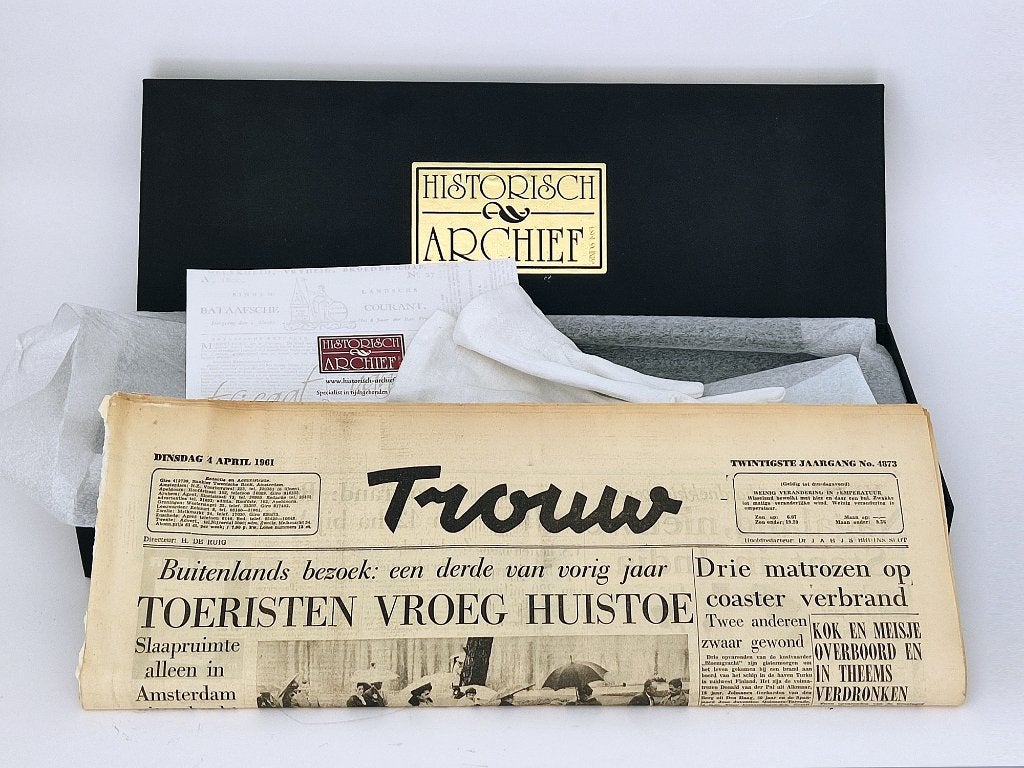 historische krant 4 april 1961, Verzamelen, Verzenden, 1960 tot 1980, Krant