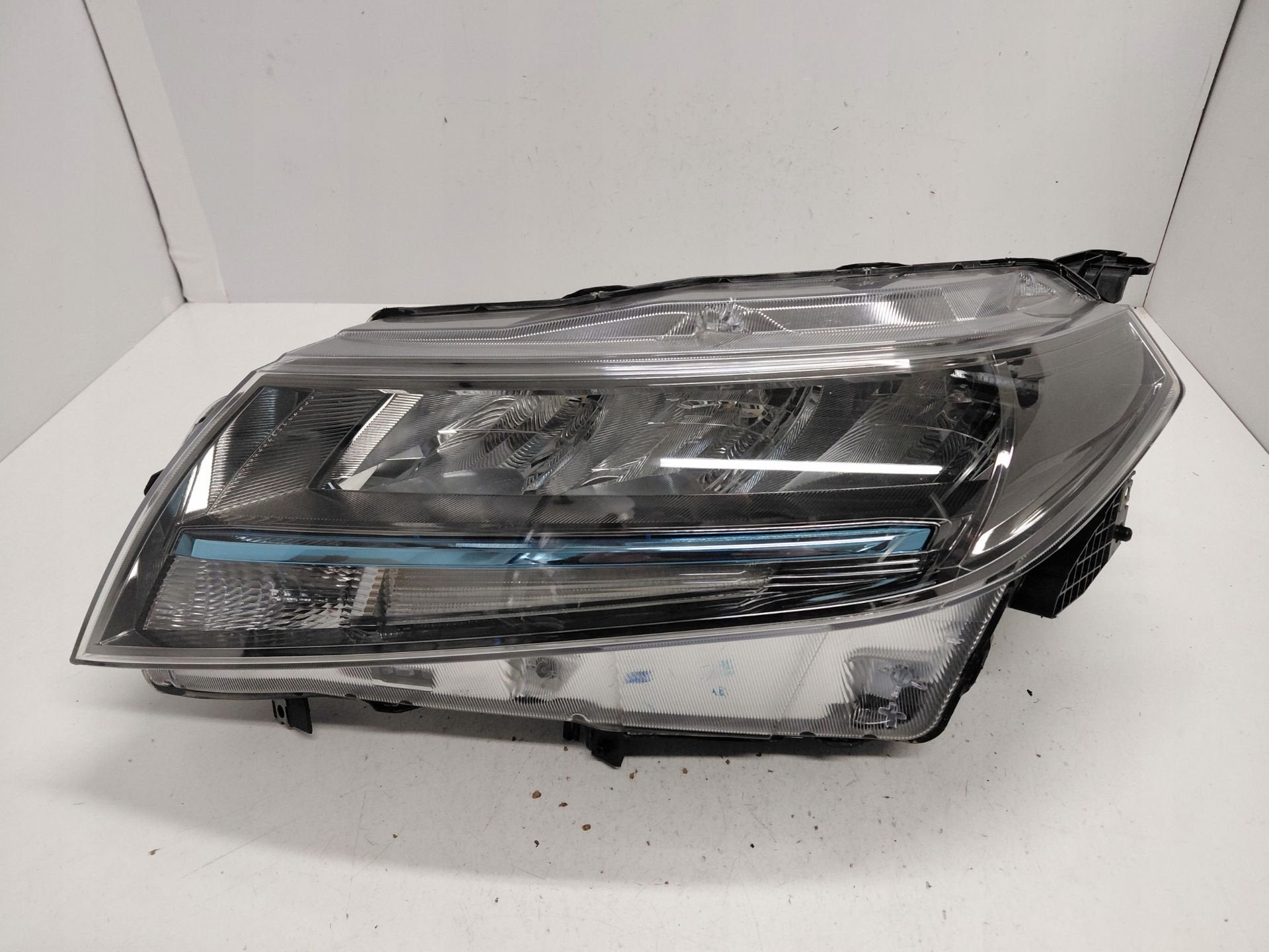 Suzuki Vitara Koplamp Links 100-7R016, Gebruikt, Info@suzuki.co.jp, Takatsuka-cho, Chuo-ku 300
432-8611  Hamamatsu, Suzuki Motor Corporation