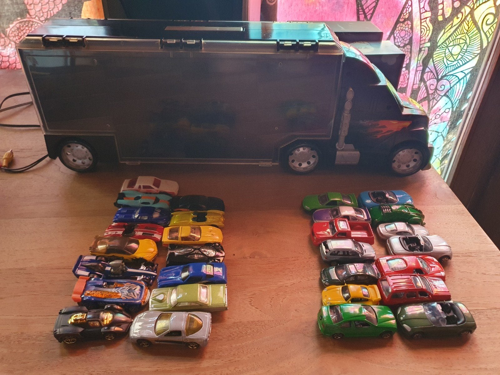 Matchbox/ Hotwheels Carrier Truck met 29 autos, Ophalen of Verzenden