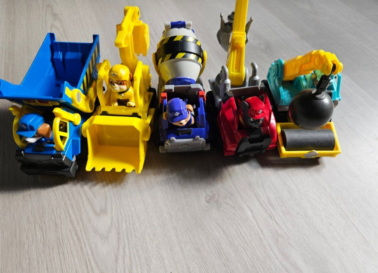 Paw Patrol voertuigen, kranen, banen, trein, uitkijktoren, Kinderen en Baby's, Ophalen
