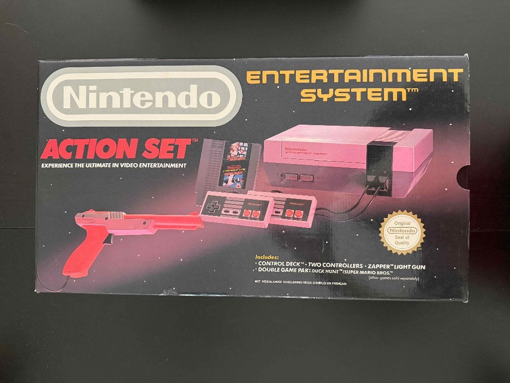 Nintendo NES Action Set complète en boîte, Games en Spelcomputers, Spelcomputers | Nintendo NES, Ophalen, Gebruikt, Met 2 controllers