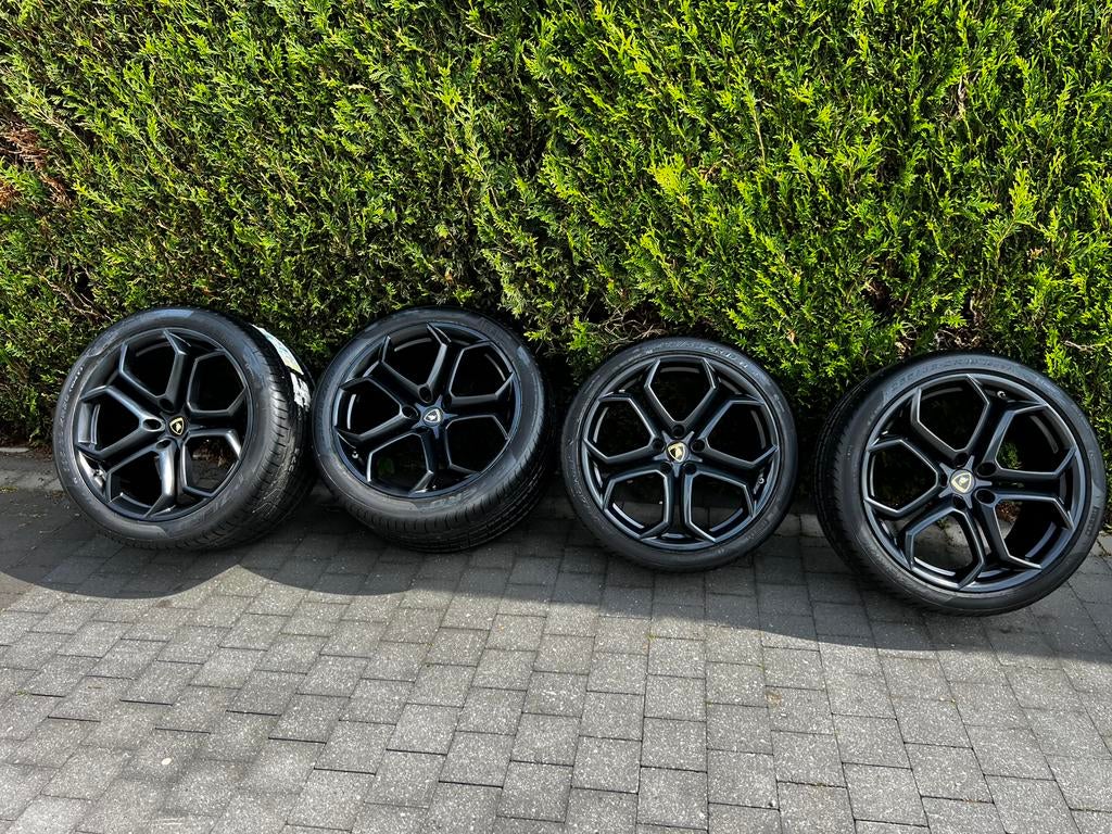 Lamborghini Aventador Velgen + New Banden! Origineel. !, Auto-onderdelen, Banden en Velgen, Ophalen, 335 mm, Banden en Velgen
