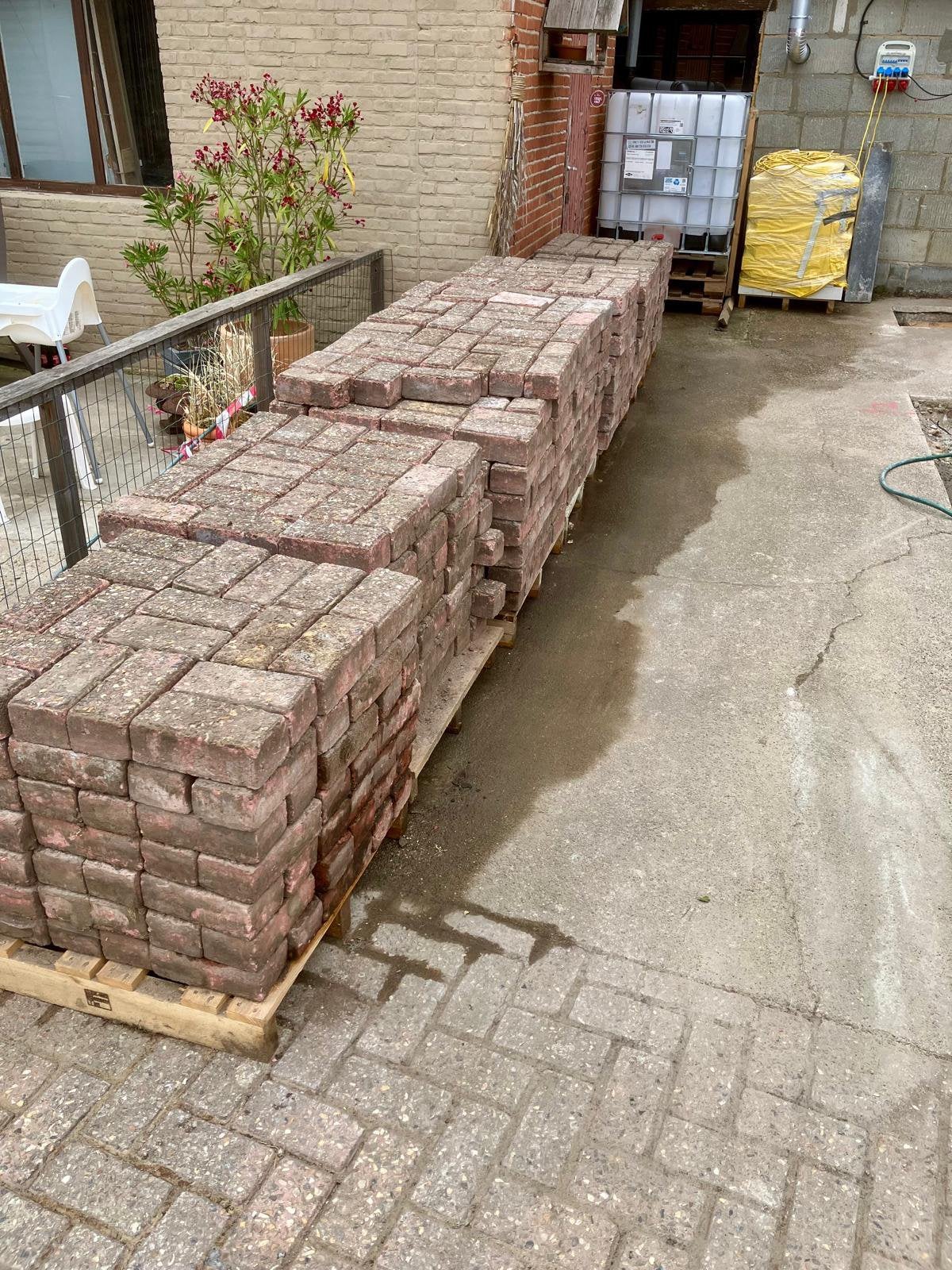 Gratis beton klinkers, Ophalen, Gebruikt, Klinkers, 10 m² of meer