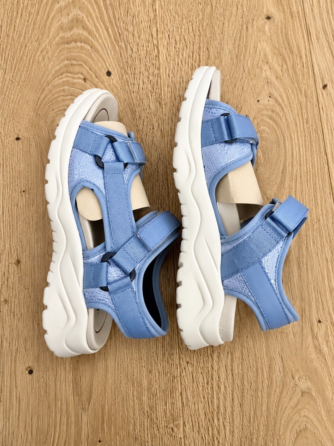 Dames Sandalen – Lichtblauw

Comfortabele lichtblauwe sandal, Kleding | Dames, Ophalen of Verzenden