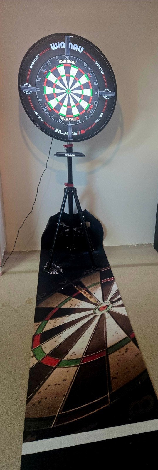 jeu de fléchettes sur une station avec tapis de jeu et plate, Enlèvement, Cible de fléchettes