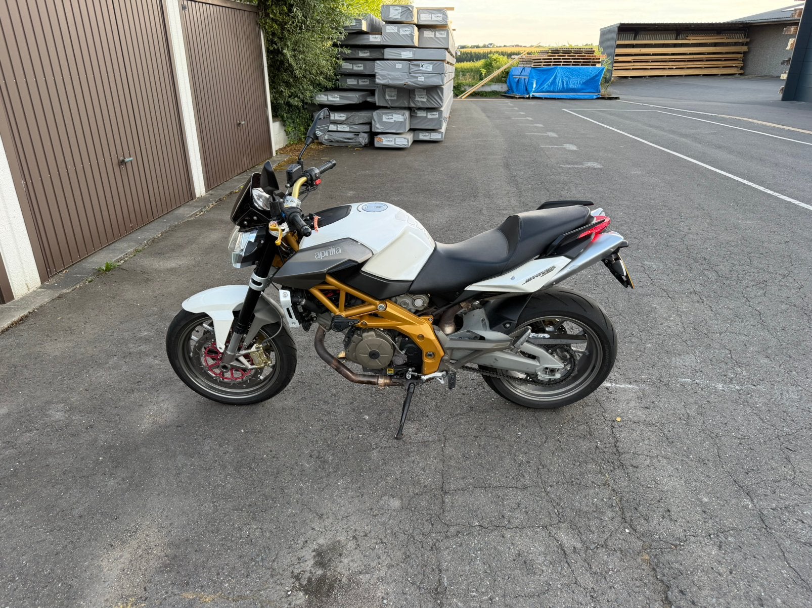 Je vends ma moto à cause de problèmes de santé, Motos, 750 cm³, Occasion, Plus de 35 kW, 2 cylindres