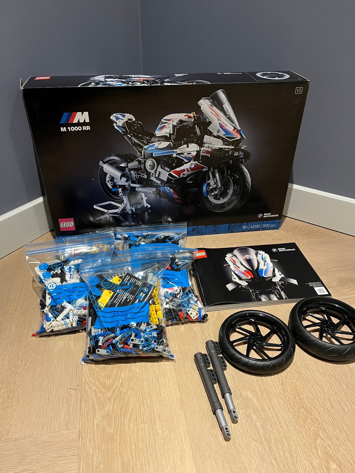 Lego technic 42130 BMW M 1000 RR racemotor, Ophalen, Lego, Zo goed als nieuw, Complete set