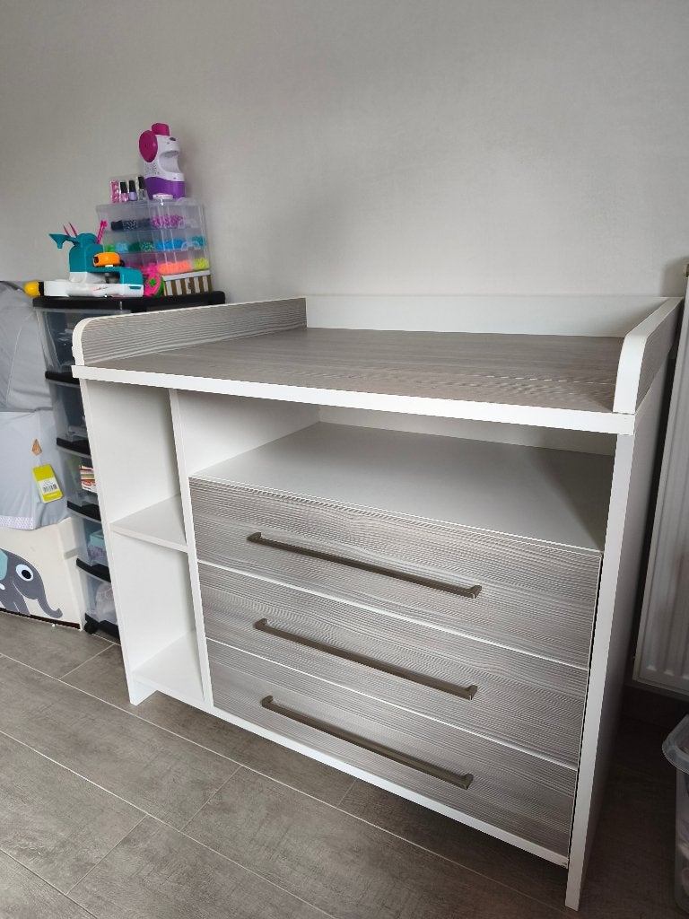 Verzorgtafel/commode, Kinderen en Baby's, Kinderkamer | Commodes en Kasten, Ophalen, 50 tot 70 cm, 100 cm of meer, Zo goed als nieuw