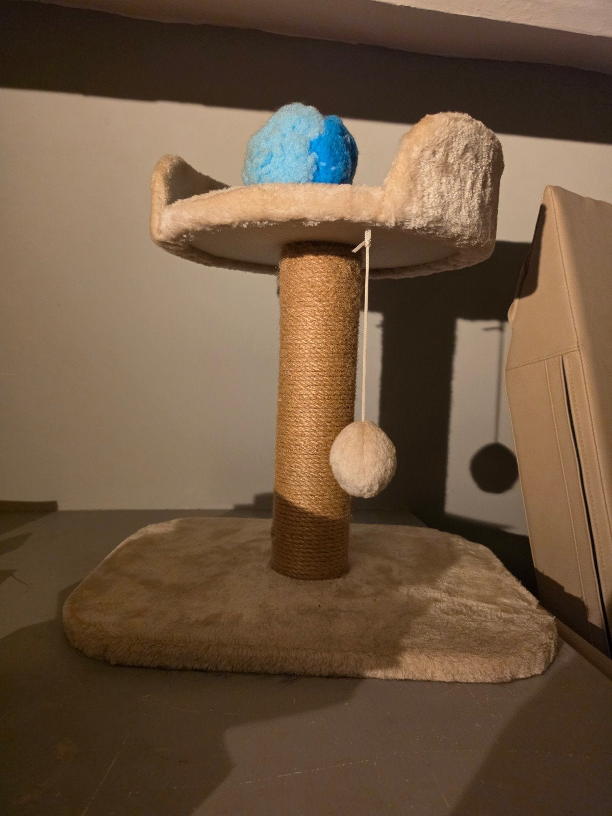 Arbre a chat bas avec 2 balles, Enlèvement