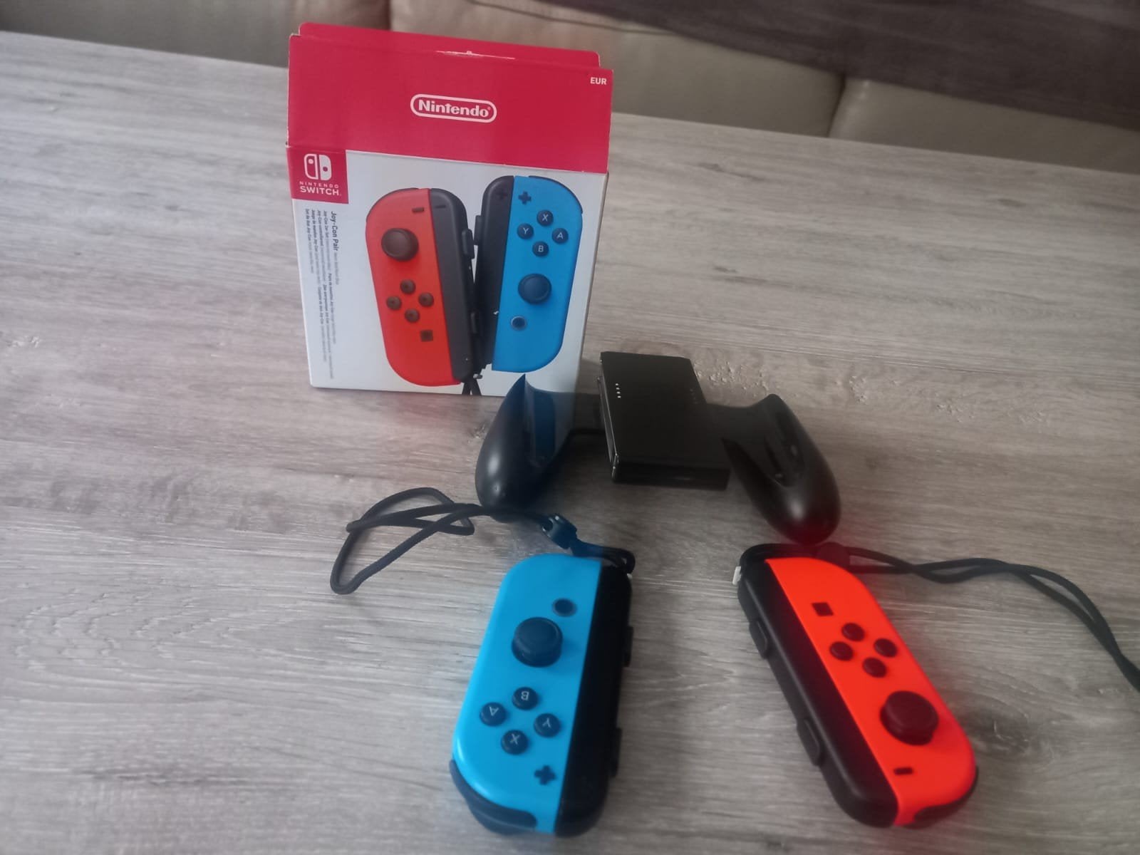 Joy Con Nintendo Switch Rouge/Bleu, Enlèvement ou Envoi, Comme neuf