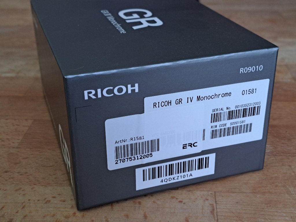 RICOH GR IV Monochrome, 25 megapixels, Touchscreen, Ophalen of Verzenden, Zo goed als nieuw